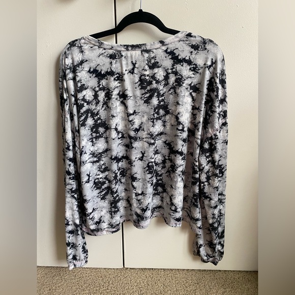 Womans Hurley Longsleeve Crop Top Size XL - Picture 5 of 6